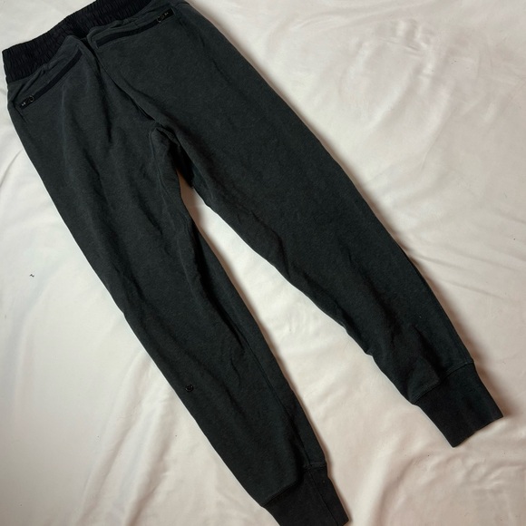 Lululemon Joggers Women’s 6 Grey Stretch Zipper Pockets No Drawstring EUC - Picture 3 of 8